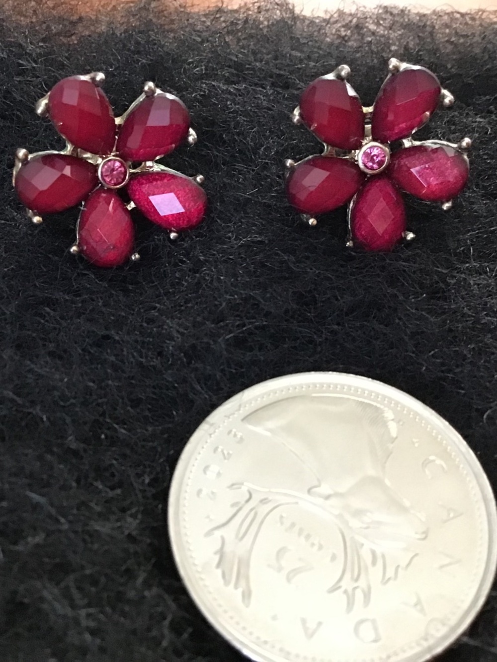 Sweet Little Vintage Red Flower Stud Eerrings